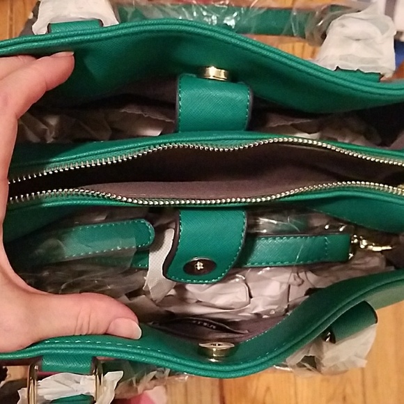 Courtney Satchel Just Fab - Picture 2 of 4